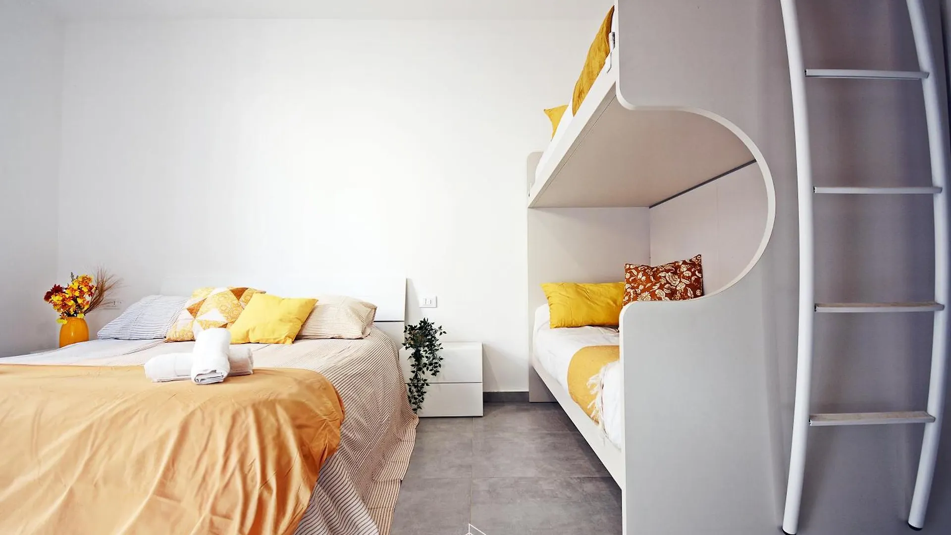 Martha'S Apartment Follonica Italy