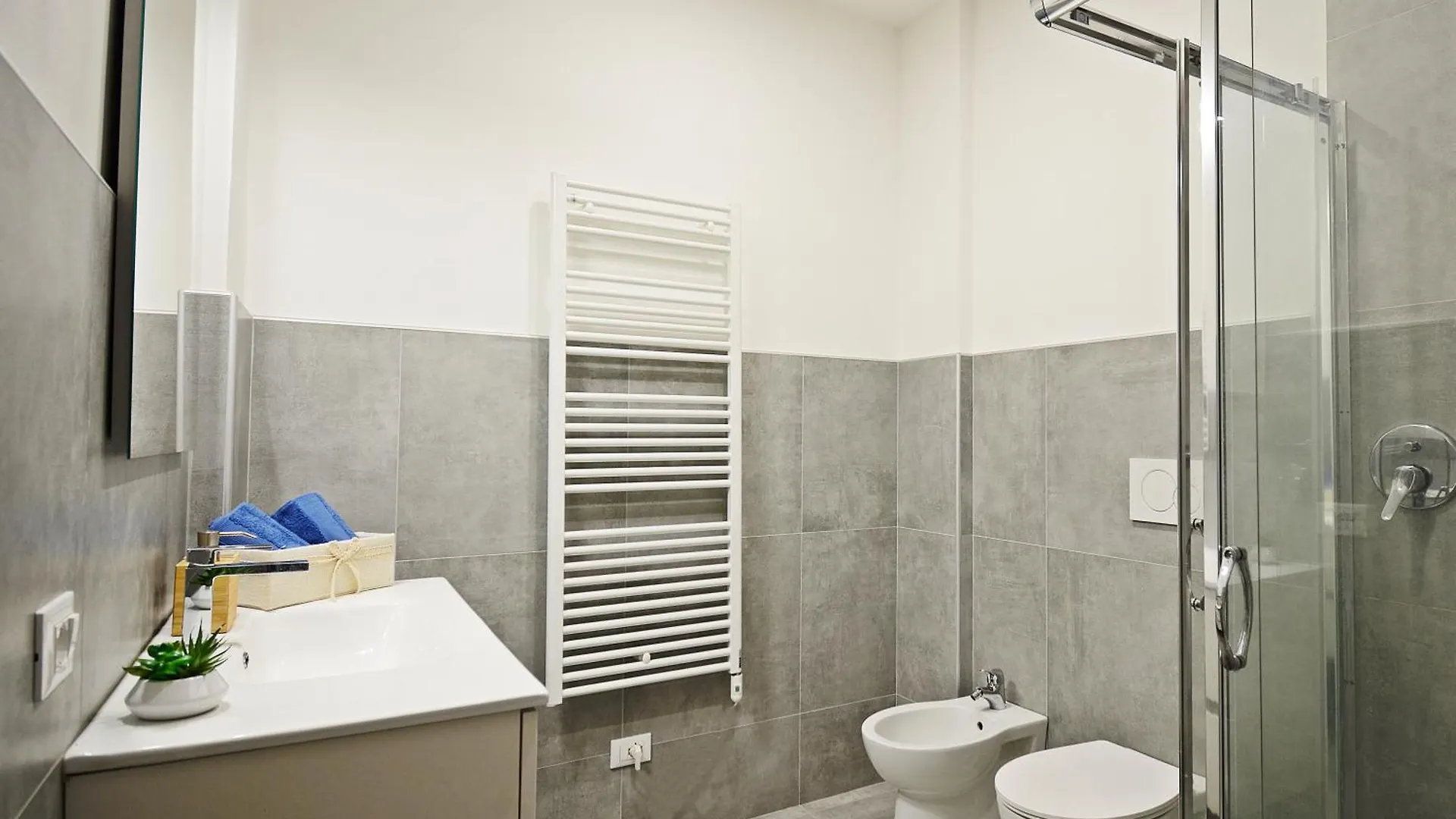 Martha'S Apartment Follonica